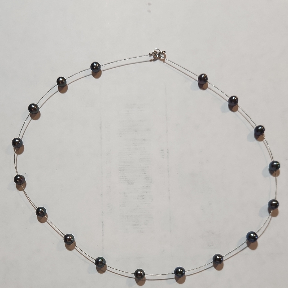 Sophisticated Black Pearl Necklace